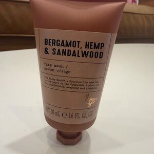 The Fuzzy Duck Bergamot, Hemp & Sandalwood Face Wash - Tan